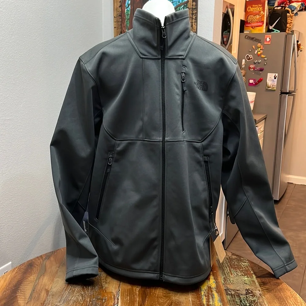 NWT Men’s North Face Apex Riser Jacket